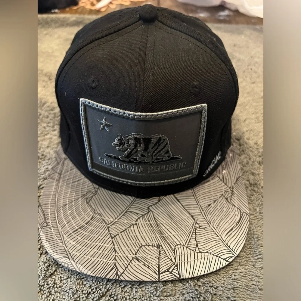 Official California Republic Flag Bear Gray Black Snapback
